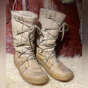 Vintage leather/shearling boots.